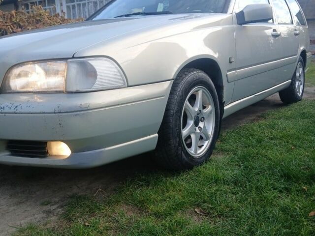 Вольво В70 2000 в Луцке на Automoto.ua Серый Вольво В70, объемом двигателя 2.5 л и пробегом 370 тыс. км за 1370 $, фото 1 на Automoto.ua