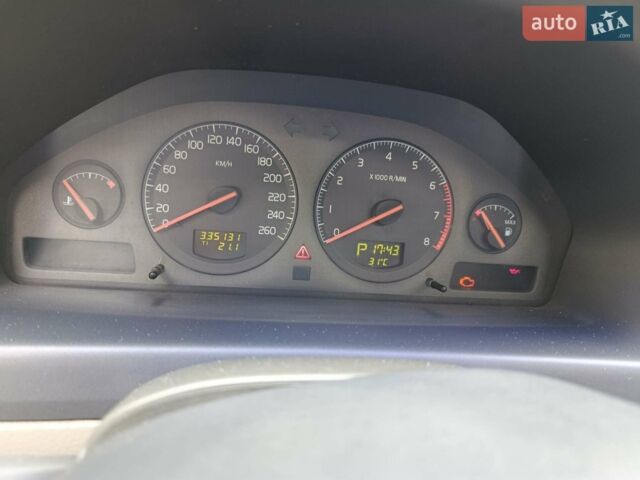 Сірий Вольво V70, об'ємом двигуна 2.4 л та пробігом 335 тис. км за 5500 $, фото 1 на Automoto.ua