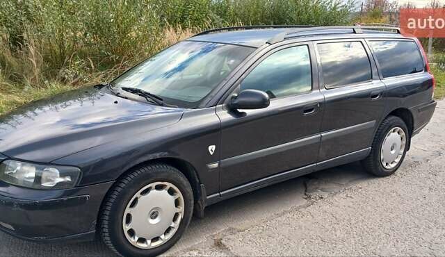 Серый Вольво В70, объемом двигателя 2.44 л и пробегом 257 тыс. км за 3800 $, фото 1 на Automoto.ua