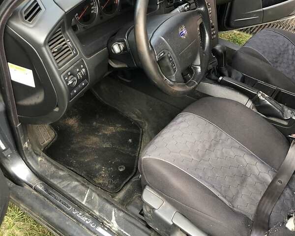 Вольво В70 2003 в Ровно на Automoto.ua Серый Вольво В70, объемом двигателя 2.4 л и пробегом 343 тыс. км за 4100 $, фото 1 на Automoto.ua