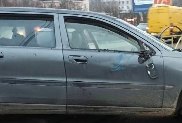 Сірий Вольво V70, об'ємом двигуна 2.4 л та пробігом 280 тис. км за 1780 $, фото 1 на Automoto.ua