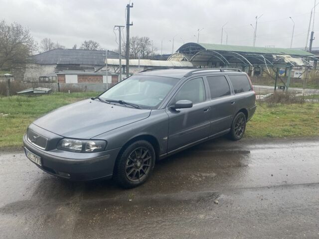 Серый Вольво В70, объемом двигателя 2.4 л и пробегом 333 тыс. км за 2550 $, фото 1 на Automoto.ua