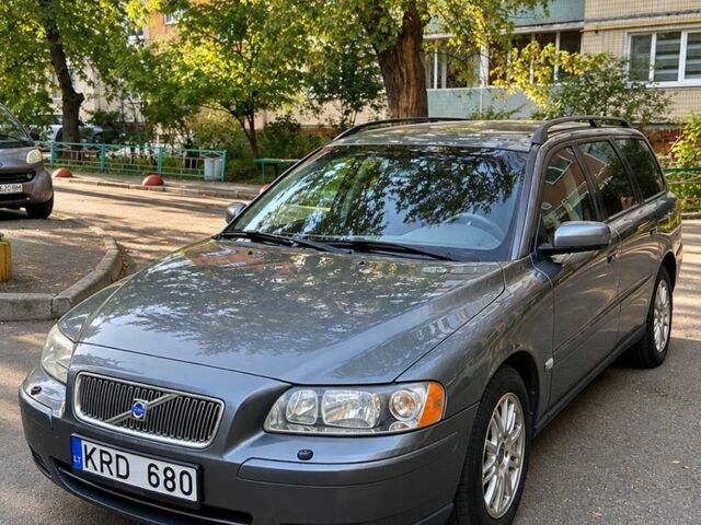 Сірий Вольво V70, об'ємом двигуна 2.4 л та пробігом 314 тис. км за 2758 $, фото 1 на Automoto.ua