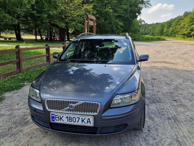 Серый Вольво В70, объемом двигателя 2 л и пробегом 360 тыс. км за 5500 $, фото 1 на Automoto.ua