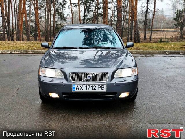 Сірий Вольво V70, об'ємом двигуна 2.4 л та пробігом 347 тис. км за 6300 $, фото 1 на Automoto.ua