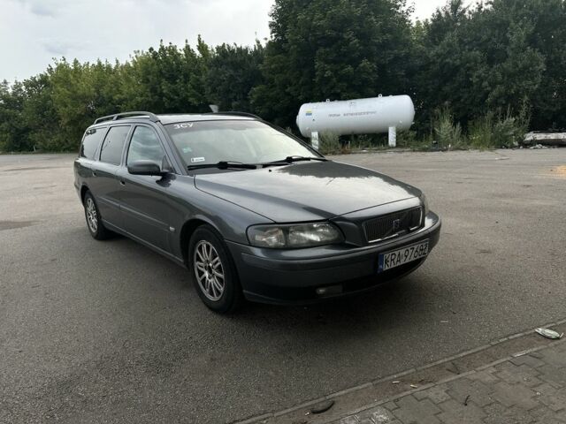 Серый Вольво В70, объемом двигателя 2.4 л и пробегом 525 тыс. км за 2700 $, фото 1 на Automoto.ua