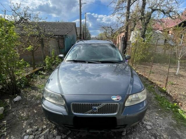Сірий Вольво V70, об'ємом двигуна 2.4 л та пробігом 364 тис. км за 1702 $, фото 1 на Automoto.ua