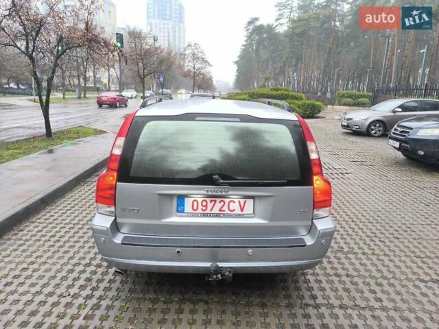 Сірий Вольво V70, об'ємом двигуна 0 л та пробігом 269 тис. км за 4335 $, фото 1 на Automoto.ua