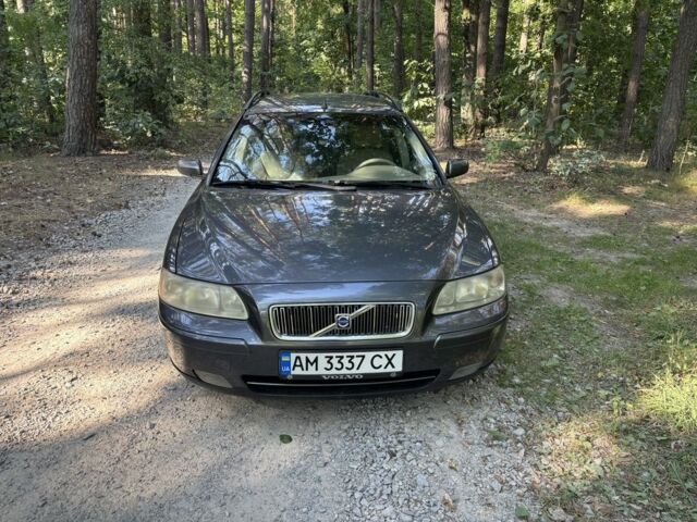 Сірий Вольво V70, об'ємом двигуна 2.4 л та пробігом 422 тис. км за 6973 $, фото 1 на Automoto.ua