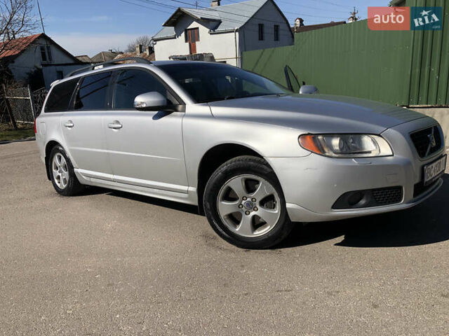 Сірий Вольво V70, об'ємом двигуна 2.4 л та пробігом 295 тис. км за 8900 $, фото 1 на Automoto.ua