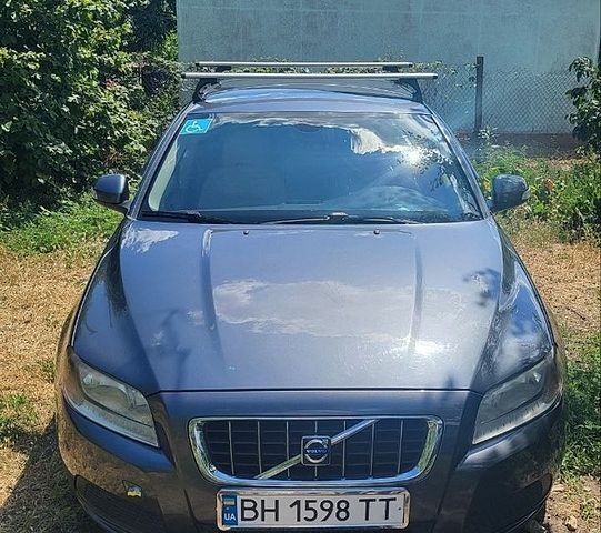 Сірий Вольво V70, об'ємом двигуна 2 л та пробігом 352 тис. км за 8500 $, фото 1 на Automoto.ua