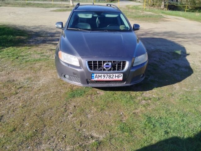 Сірий Вольво V70, об'ємом двигуна 1.6 л та пробігом 320 тис. км за 7500 $, фото 1 на Automoto.ua