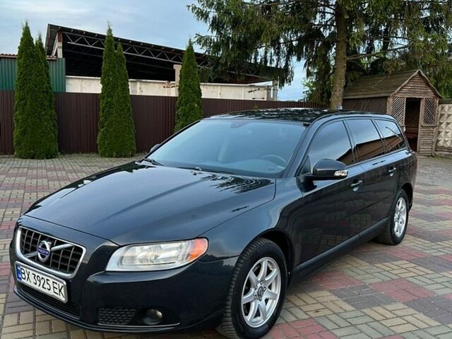 Сірий Вольво V70, об'ємом двигуна 2 л та пробігом 270 тис. км за 7400 $, фото 1 на Automoto.ua