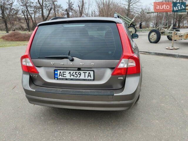 Серый Вольво В70, объемом двигателя 1.6 л и пробегом 231 тыс. км за 8800 $, фото 1 на Automoto.ua