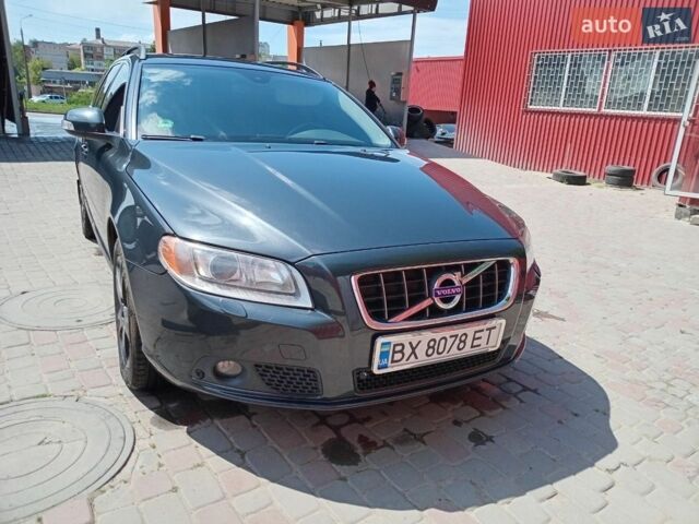 Сірий Вольво V70, об'ємом двигуна 1.6 л та пробігом 268 тис. км за 7900 $, фото 1 на Automoto.ua