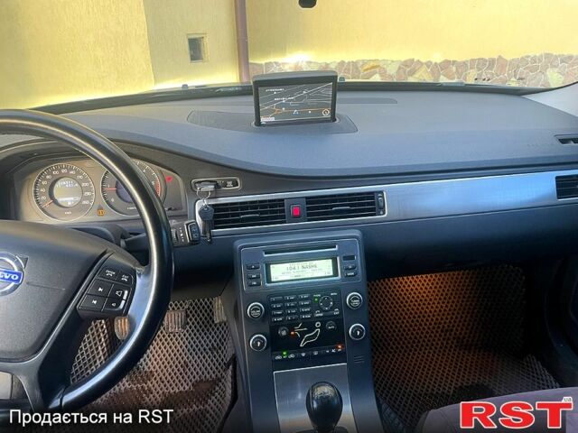 Сірий Вольво V70, об'ємом двигуна 1.6 л та пробігом 228 тис. км за 9500 $, фото 1 на Automoto.ua