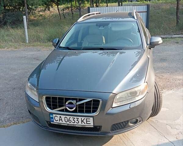 Сірий Вольво V70, об'ємом двигуна 1.56 л та пробігом 229 тис. км за 9300 $, фото 1 на Automoto.ua
