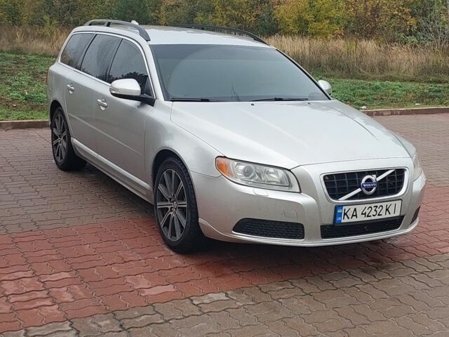 Сірий Вольво V70, об'ємом двигуна 2.5 л та пробігом 211 тис. км за 9502 $, фото 1 на Automoto.ua