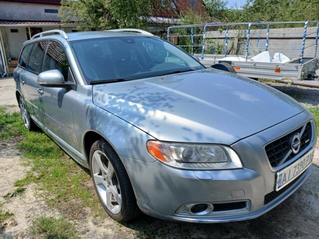 Серый Вольво В70, объемом двигателя 2 л и пробегом 270 тыс. км за 25000 $, фото 1 на Automoto.ua