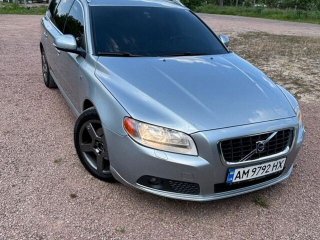 Сірий Вольво V70, об'ємом двигуна 1.56 л та пробігом 279 тис. км за 8500 $, фото 1 на Automoto.ua