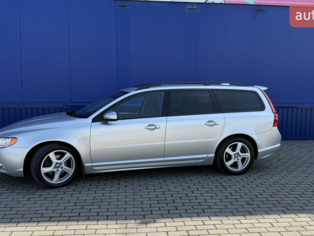 Сірий Вольво V70, об'ємом двигуна 2 л та пробігом 193 тис. км за 12500 $, фото 1 на Automoto.ua