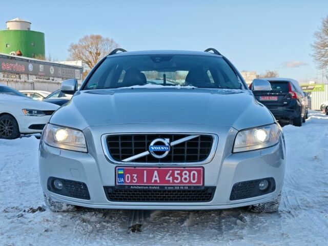 Сірий Вольво V70, об'ємом двигуна 2 л та пробігом 250 тис. км за 13999 $, фото 1 на Automoto.ua