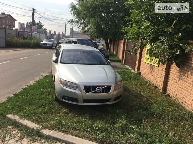 Сірий Вольво V70, об'ємом двигуна 2 л та пробігом 80 тис. км за 19999 $, фото 1 на Automoto.ua