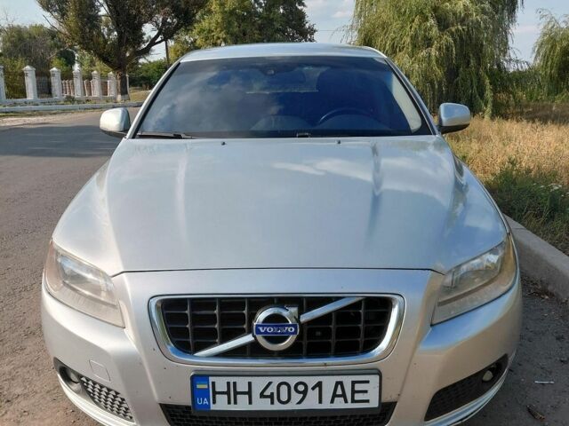 Сірий Вольво V70, об'ємом двигуна 2 л та пробігом 250 тис. км за 10000 $, фото 1 на Automoto.ua