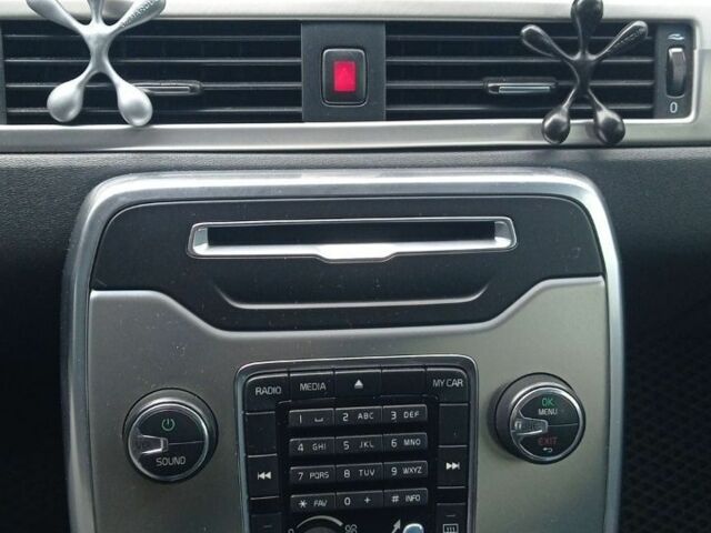 Сірий Вольво V70, об'ємом двигуна 2 л та пробігом 175 тис. км за 6500 $, фото 1 на Automoto.ua