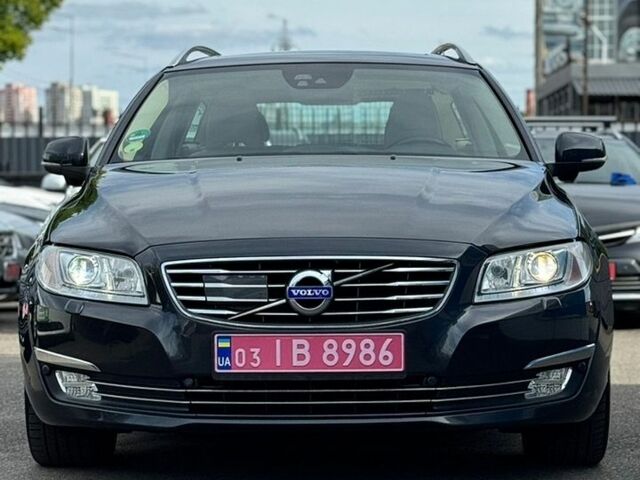 Сірий Вольво V70, об'ємом двигуна 2 л та пробігом 245 тис. км за 18200 $, фото 1 на Automoto.ua