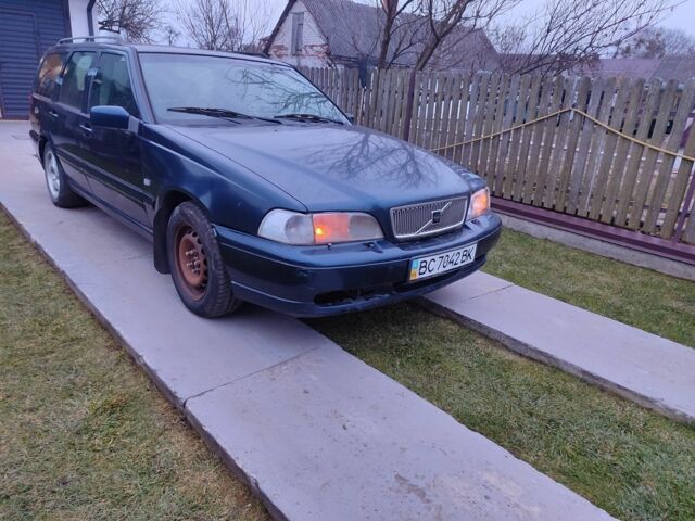 Синий Вольво В70, объемом двигателя 0 л и пробегом 489 тыс. км за 1084 $, фото 1 на Automoto.ua