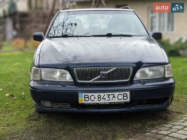 Синій Вольво V70, об'ємом двигуна 2.5 л та пробігом 335 тис. км за 4777 $, фото 1 на Automoto.ua