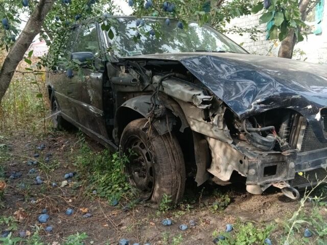 Синий Вольво В70, объемом двигателя 2.5 л и пробегом 417 тыс. км за 1012 $, фото 1 на Automoto.ua
