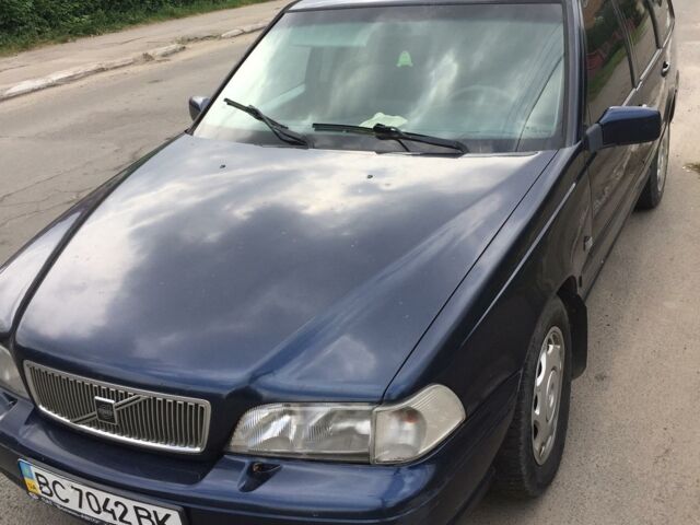Синій Вольво V70, об'ємом двигуна 2.5 л та пробігом 500 тис. км за 1800 $, фото 1 на Automoto.ua