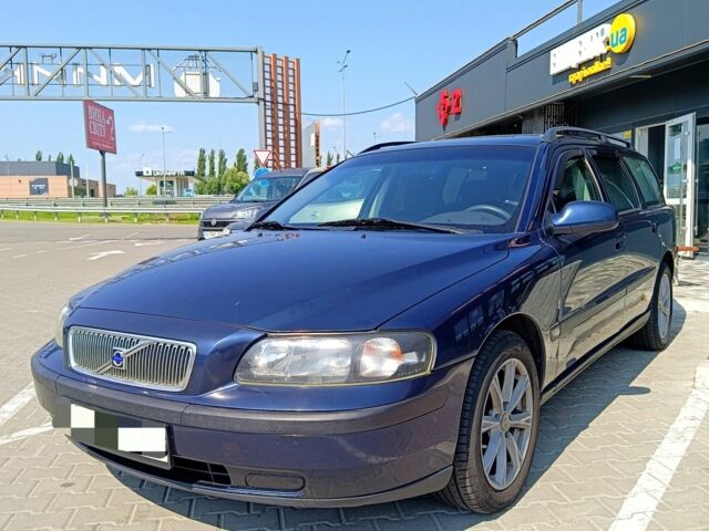Синій Вольво V70, об'ємом двигуна 2.4 л та пробігом 400 тис. км за 2900 $, фото 1 на Automoto.ua