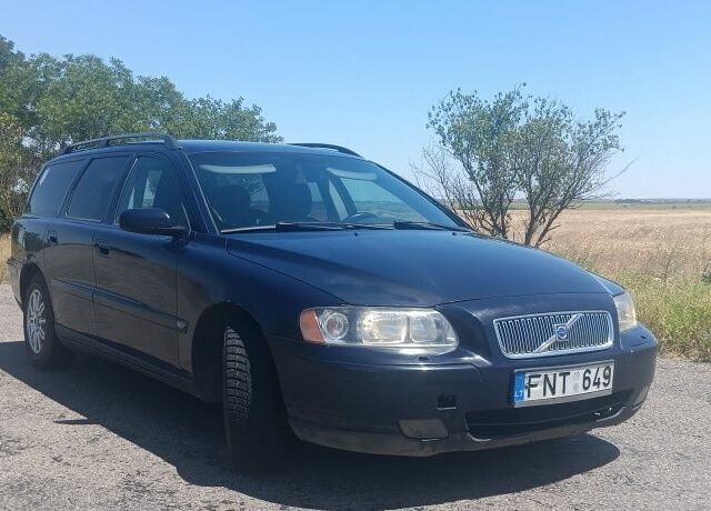 Синій Вольво V70, об'ємом двигуна 2.4 л та пробігом 450 тис. км за 1500 $, фото 1 на Automoto.ua