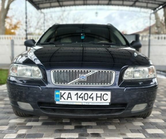 Синій Вольво V70, об'ємом двигуна 2.4 л та пробігом 377 тис. км за 6400 $, фото 1 на Automoto.ua