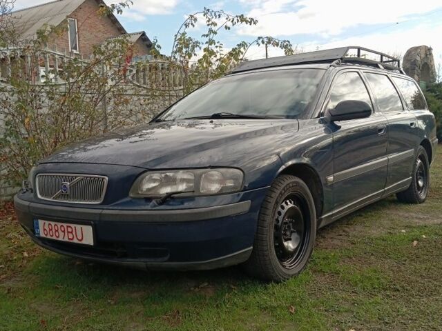 Синий Вольво В70, объемом двигателя 2 л и пробегом 590 тыс. км за 3600 $, фото 1 на Automoto.ua