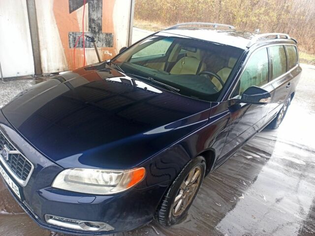 Синий Вольво В70, объемом двигателя 2.4 л и пробегом 373 тыс. км за 6150 $, фото 1 на Automoto.ua