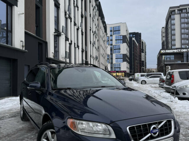 Синій Вольво V70, об'ємом двигуна 1.56 л та пробігом 240 тис. км за 8500 $, фото 1 на Automoto.ua