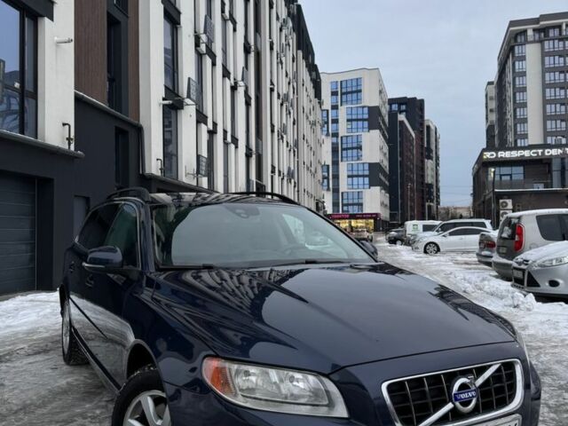 Синій Вольво V70, об'ємом двигуна 1.6 л та пробігом 240 тис. км за 10500 $, фото 1 на Automoto.ua