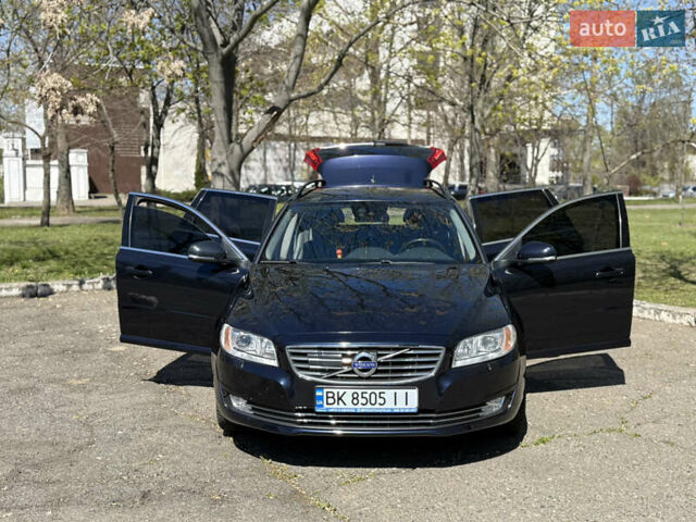 Синий Вольво В70, объемом двигателя 2 л и пробегом 372 тыс. км за 9900 $, фото 1 на Automoto.ua