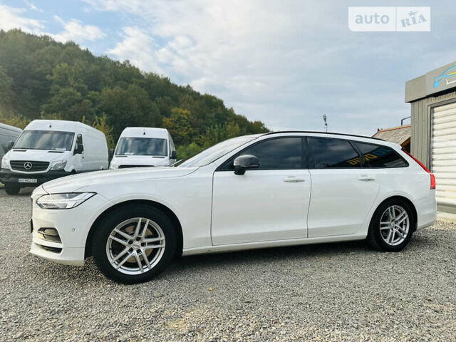 Білий Вольво В90, об'ємом двигуна 2 л та пробігом 143 тис. км за 20700 $, фото 1 на Automoto.ua