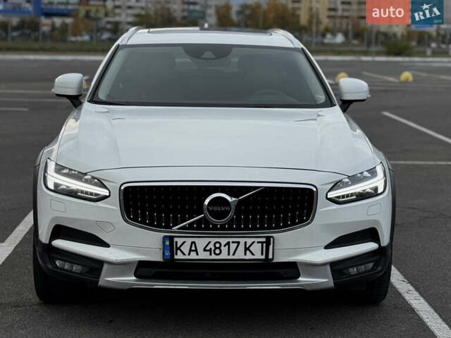 Білий Вольво В90, об'ємом двигуна 1.97 л та пробігом 250 тис. км за 28555 $, фото 1 на Automoto.ua