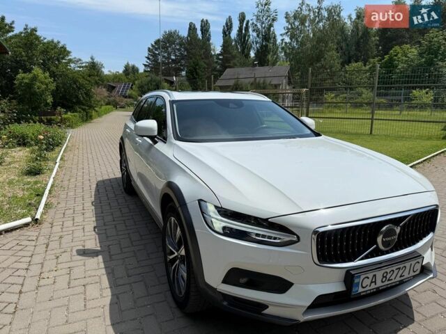 Белый Вольво В90, объемом двигателя 1.97 л и пробегом 180 тыс. км за 45000 $, фото 1 на Automoto.ua