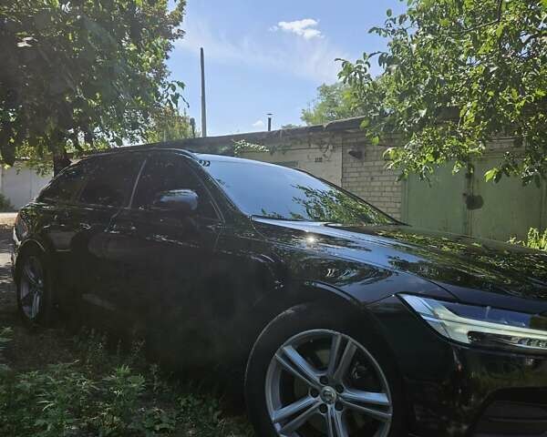 Черный Вольво В90, объемом двигателя 1.97 л и пробегом 342 тыс. км за 21000 $, фото 1 на Automoto.ua