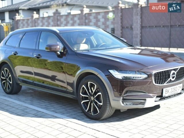 Коричневый Вольво В90, объемом двигателя 1.97 л и пробегом 313 тыс. км за 24500 $, фото 1 на Automoto.ua