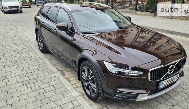 Коричневый Вольво В90, объемом двигателя 1.97 л и пробегом 69 тыс. км за 40500 $, фото 1 на Automoto.ua