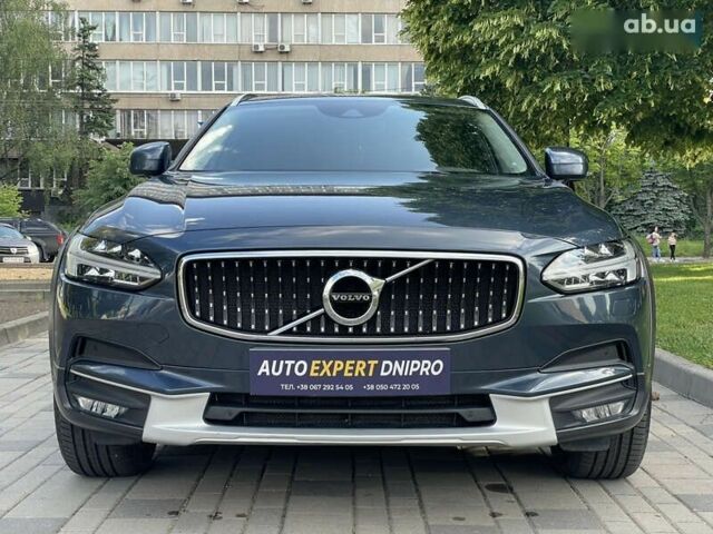Вольво В90, объемом двигателя 2 л и пробегом 82 тыс. км за 31900 $, фото 1 на Automoto.ua