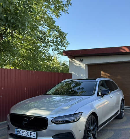 Серый Вольво В90, объемом двигателя 1.97 л и пробегом 237 тыс. км за 23500 $, фото 1 на Automoto.ua